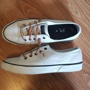 Sperry pier view slip on